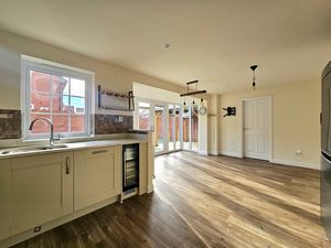 Photo 33- click for photo gallery